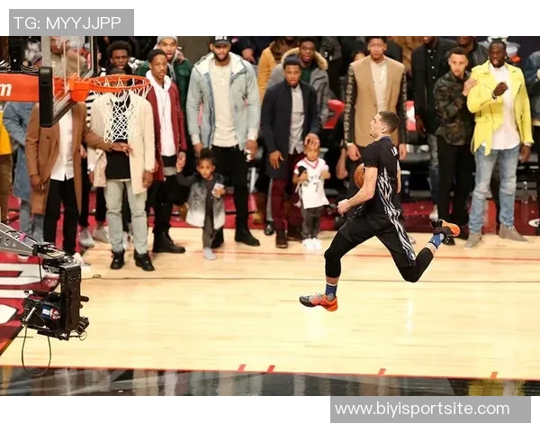 文班在比赛中惊艳扣篮创纪录高度达34米滑翔距离22米引发热议 文班在比赛中惊艳扣篮创纪录高度达34米滑翔距离22米引发热议