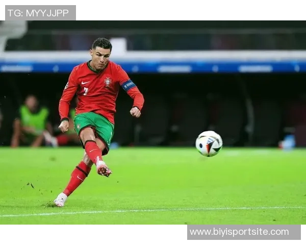 C罗正式入股综合格斗联盟WOWFC助力西班牙体育新篇章 C罗正式入股综合格斗联盟WOWFC助力西班牙体育新篇章