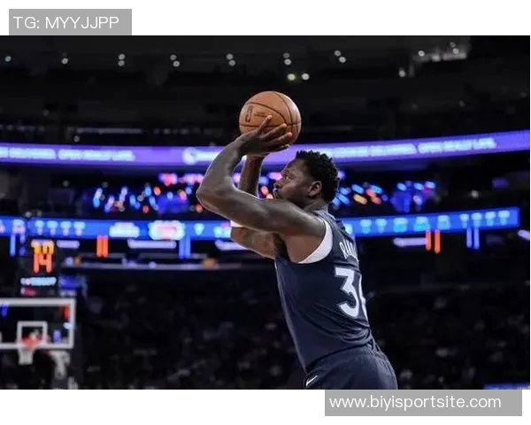 兰德尔表现出色20投9中砍下24分外加9篮板3助攻3抢断助力球队胜利 兰德尔表现出色20投9中砍下24分外加9篮板3助攻3抢断助力球队胜利