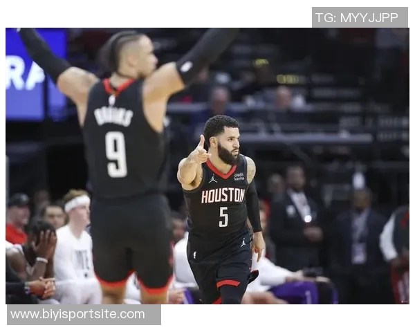 乌度卡谈狄龙开场表现称其侵略性十足强调团队合作是胜利关键 乌度卡谈狄龙开场表现称其侵略性十足强调团队合作是胜利关键